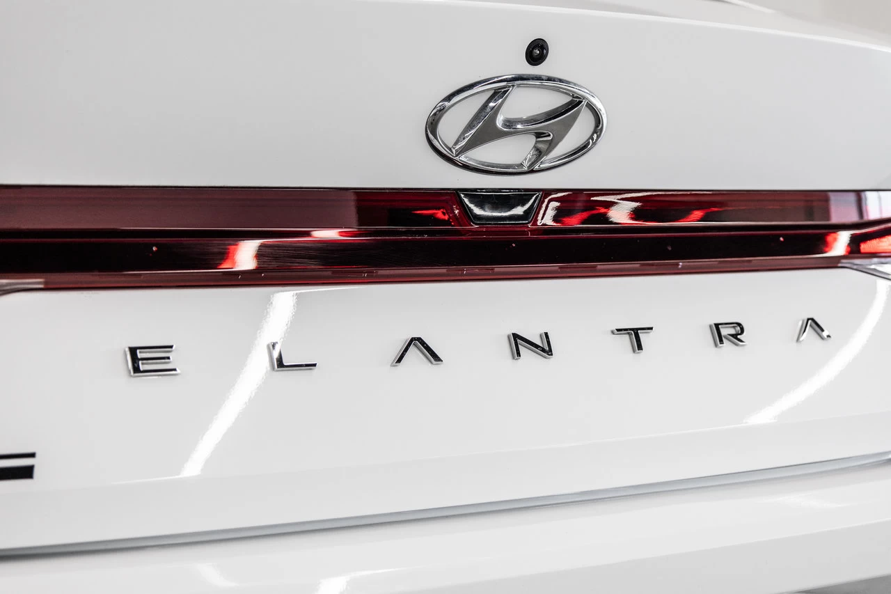 2022 Hyundai Elantra Essential Image principale