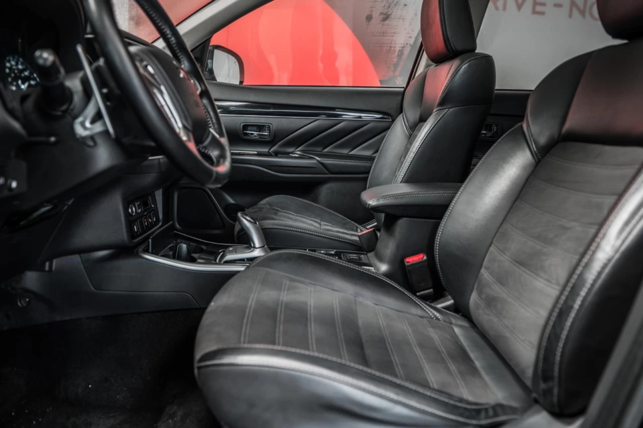 2019 Mitsubishi Outlander PHEV S-AWC CUIR+TOIT.OUVRANT+CARPLAY+SIEGES.CHAUFFANTS Main Image