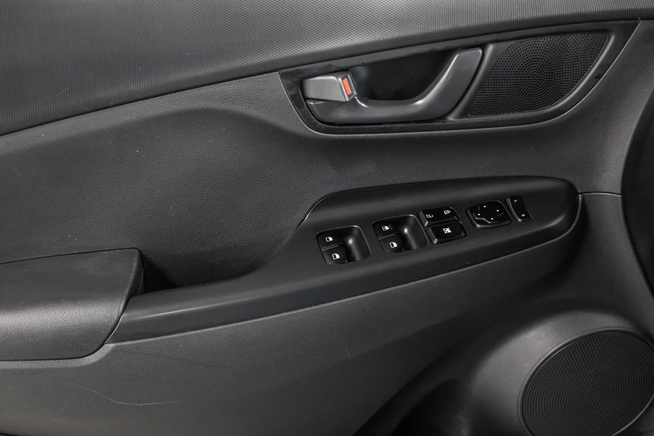 2022 Hyundai Kona Essential Awd Main Image