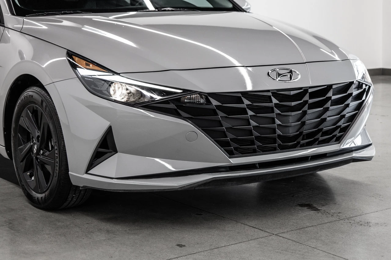 2023 Hyundai Elantra Preferred Main Image
