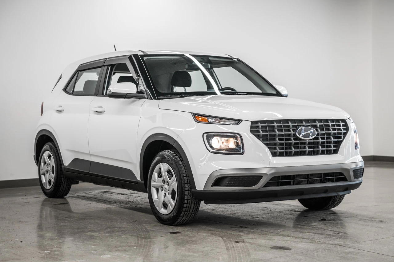 2024 Hyundai Venue Essential Main Image
