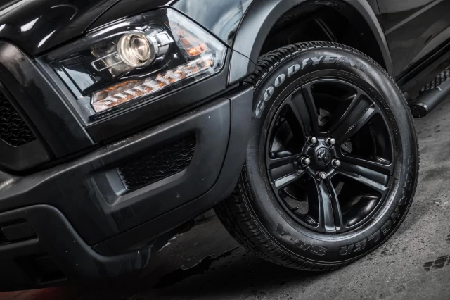RAM 1500 Classic Warlock 4x4 Crew Cab 5''7" Box BLUETOOTH+CAM.RECUL 2021