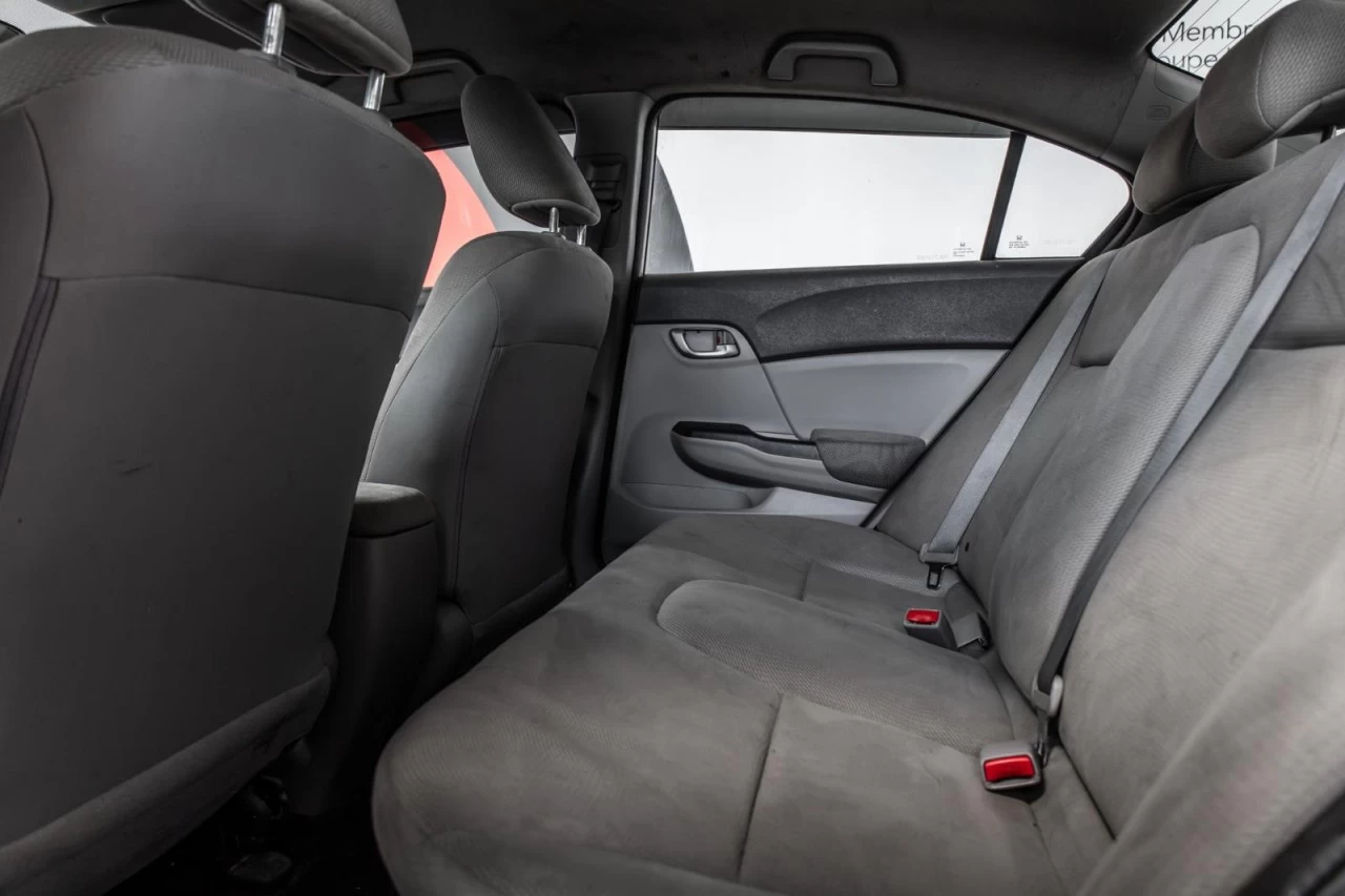 2012 Honda Civic Sedan Manuelle de base AUBAINE!!! Image principale