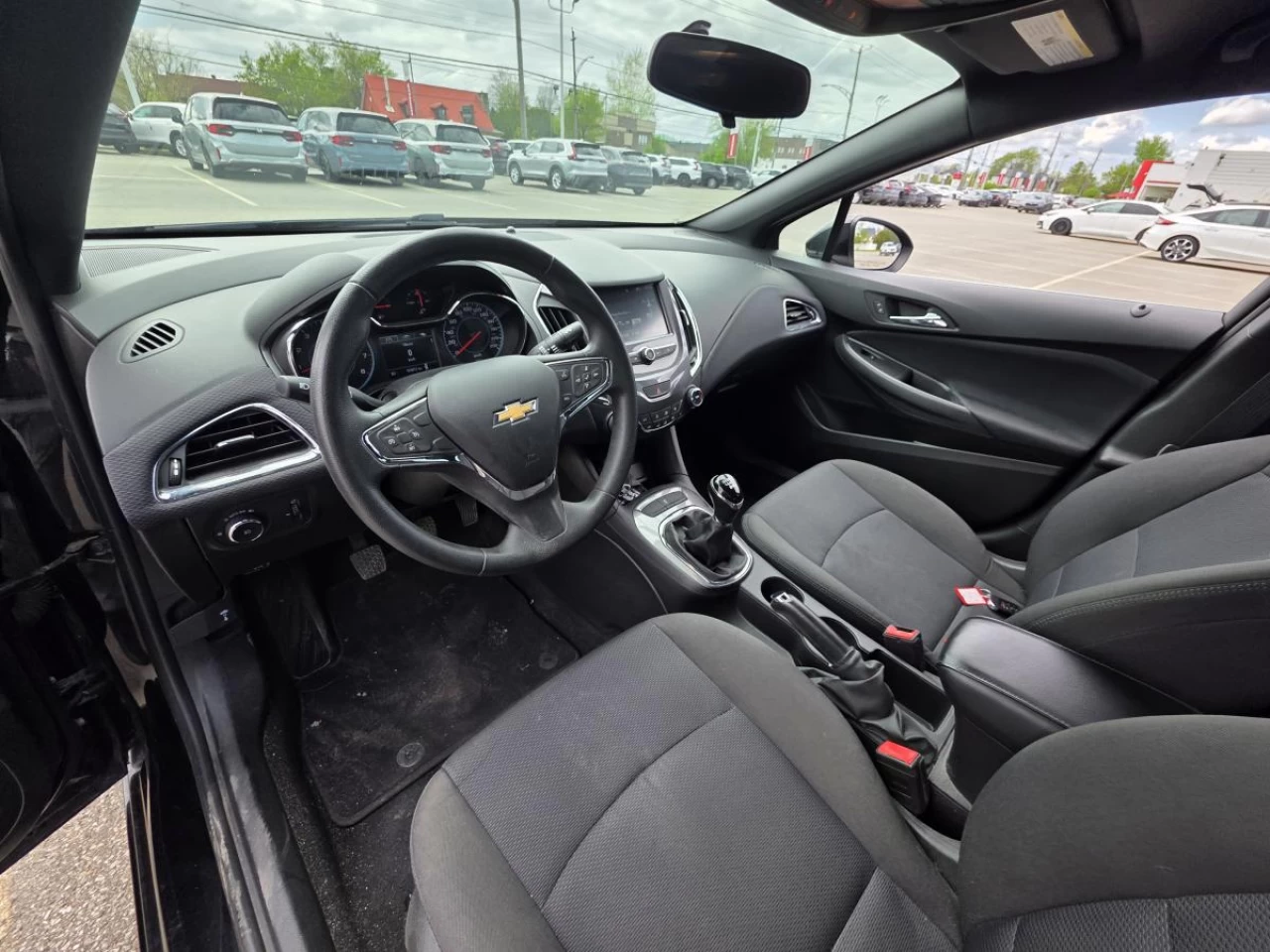2018 Chevrolet Cruze Sedan LT (Manual) Image principale