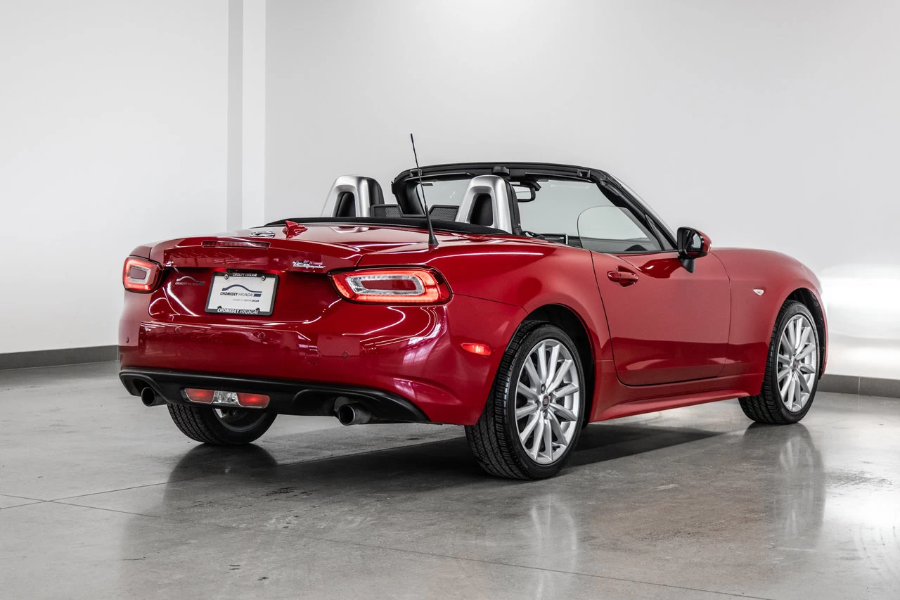 2017 Fiat 124 Spider Lusso Convertible Image principale