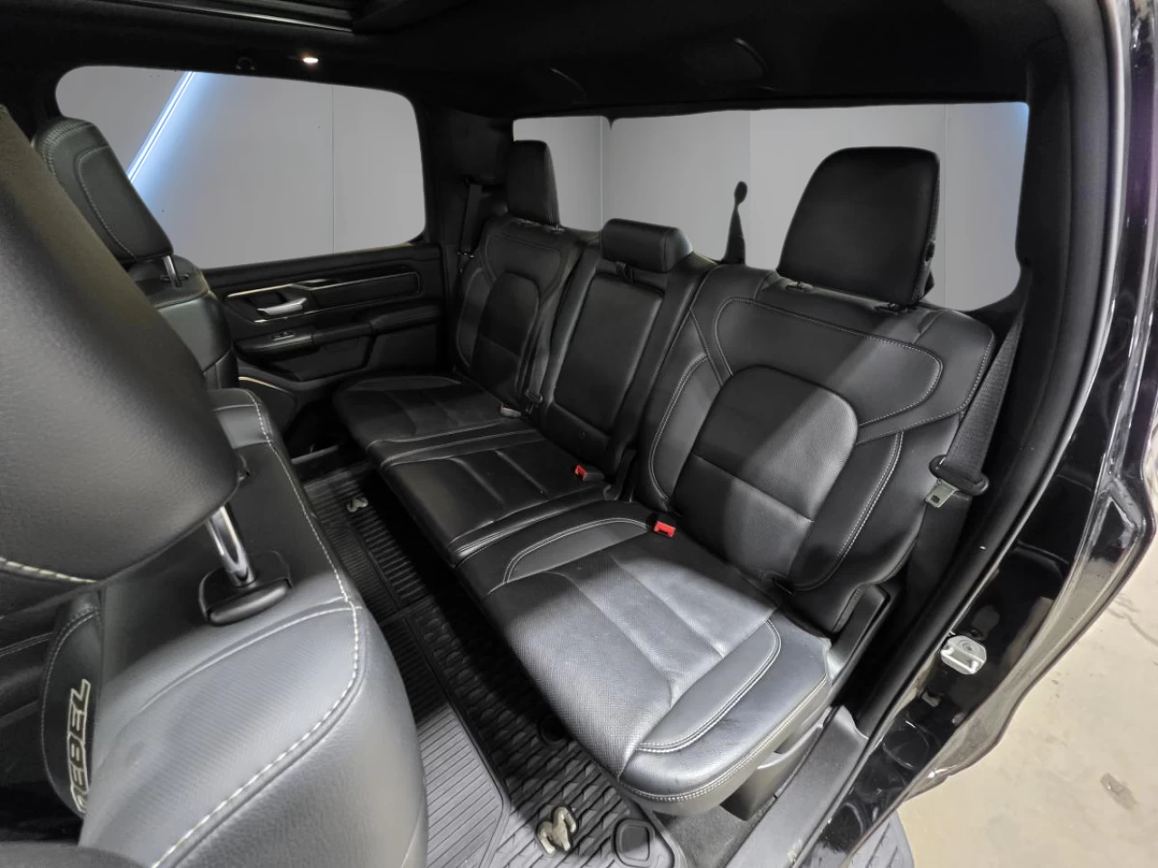 2022 RAM 1500 Rebel 4x4 Crew Cab 5'7" Box Image principale