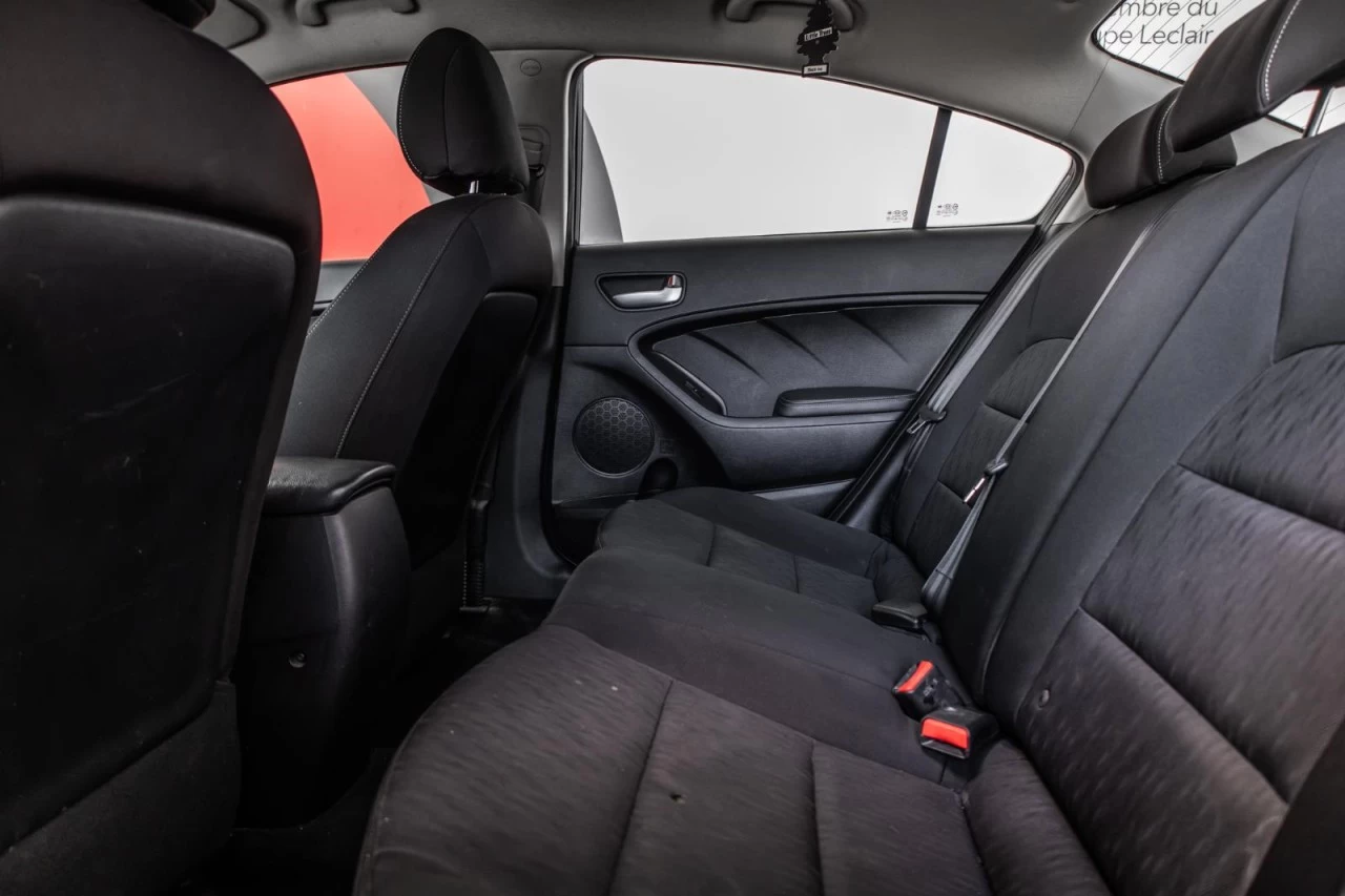 2014 Kia Forte Manuelle de base Garantie 1 AN Image principale