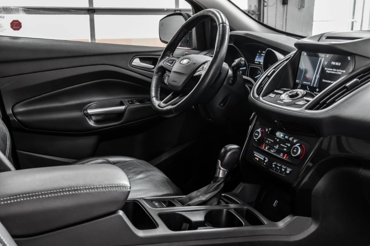 2017 Ford Escape Titanium 4WD+NAVI+TOIT.PANO+CUIR+SIEGES.CHAUFFANTS Image principale