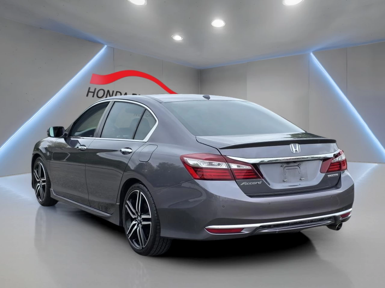 2016 Honda Accord Sedan Touring CVT Main Image