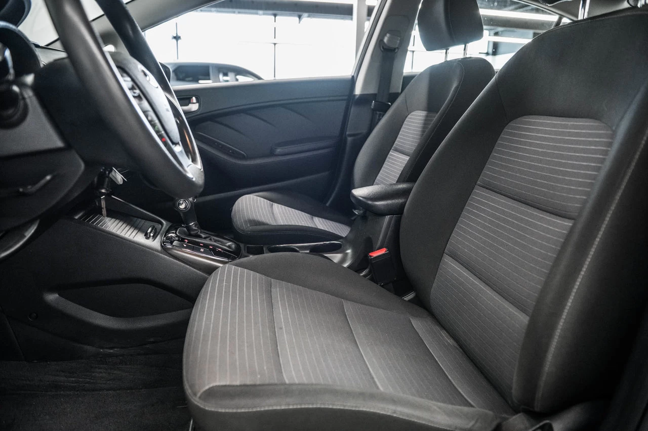 2017 Kia Forte Lx Bluetooth+sieges Main Image