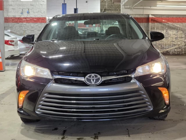 Toyota Camry 4dr Sdn I4 Auto SE 2017